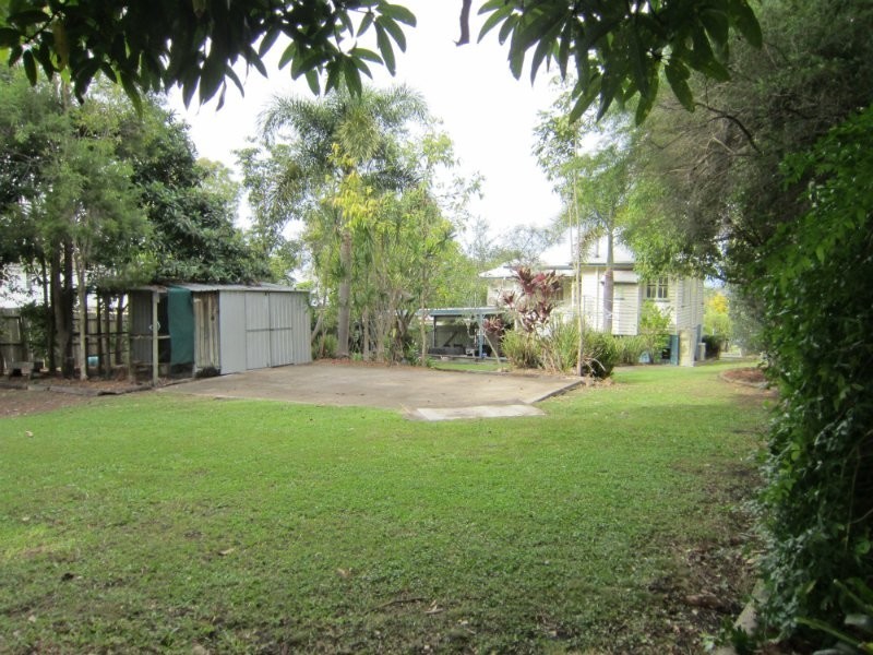 8 Lloyd George Street, Eastern Heights QLD 4305