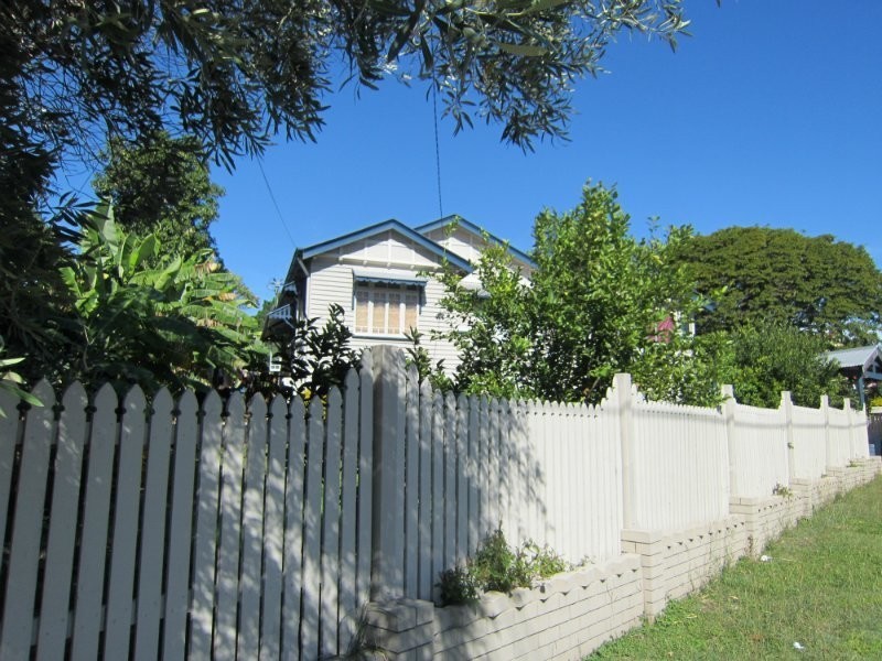 3 Brisbane Road, Newtown QLD 4305