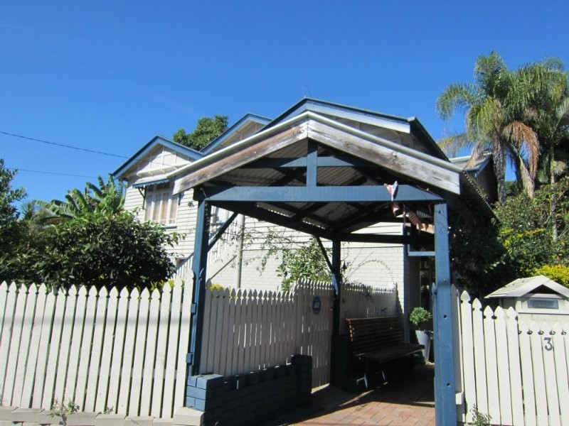 3 Brisbane Road, Newtown QLD 4305