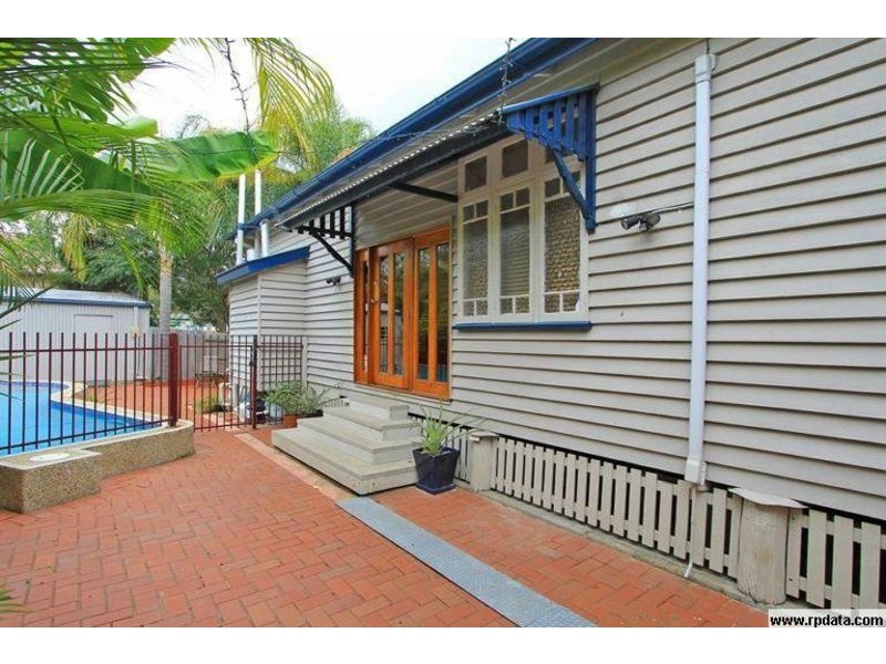 3 Brisbane Road, Newtown QLD 4305