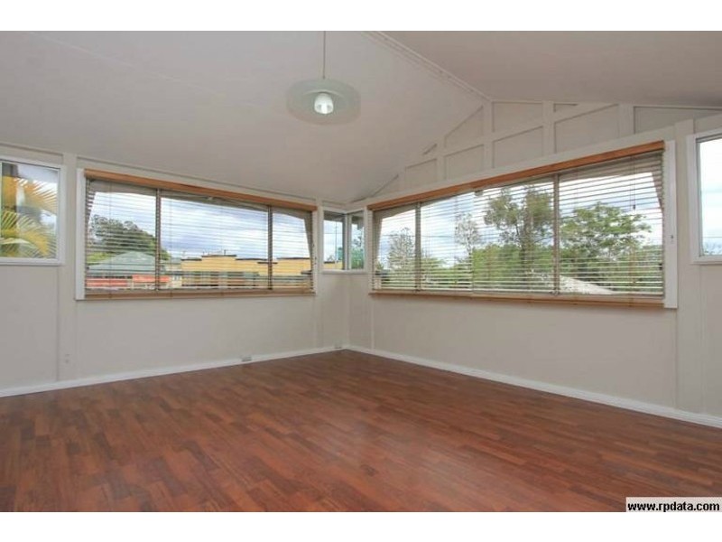 3 Brisbane Road, Newtown QLD 4305