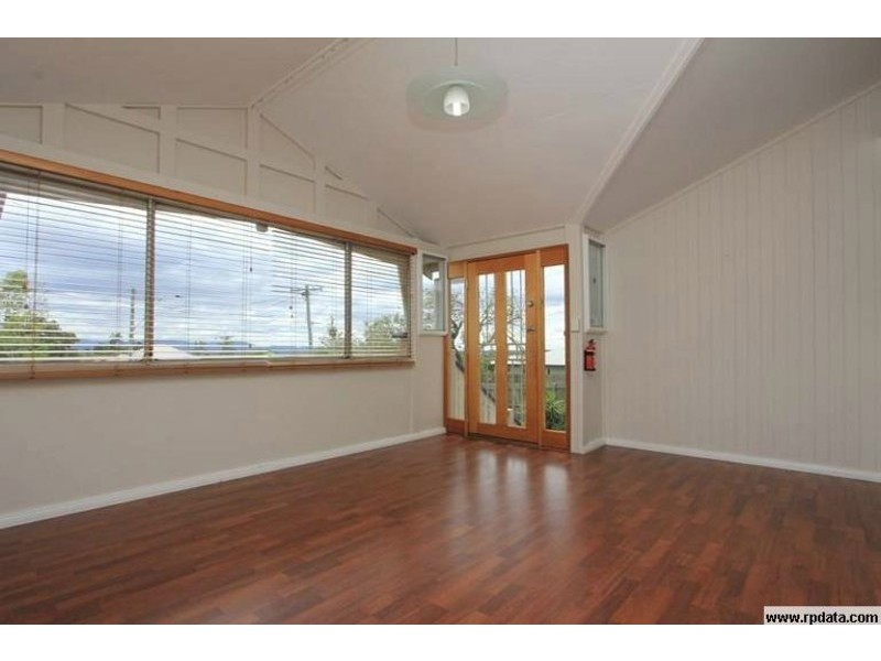 3 Brisbane Road, Newtown QLD 4305