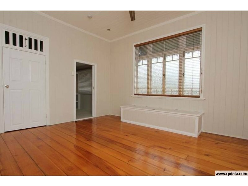3 Brisbane Road, Newtown QLD 4305