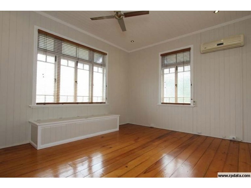 3 Brisbane Road, Newtown QLD 4305