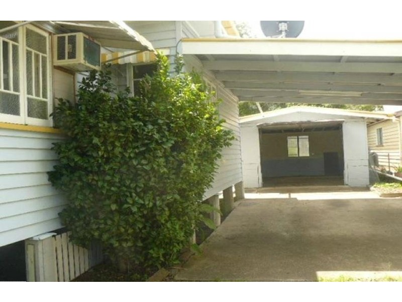 4 Cemetery Road, Ipswich QLD 4305