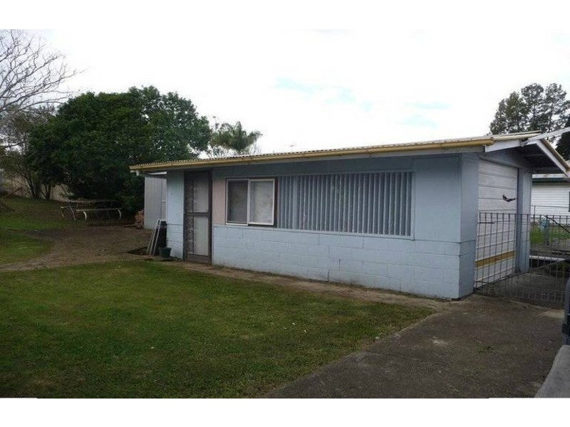 4 Cemetery Road, Ipswich QLD 4305