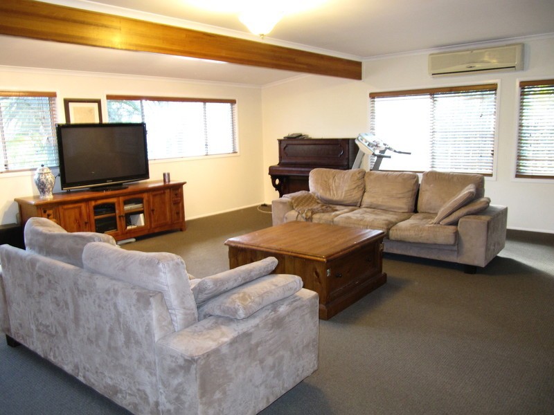 1 Heather Street, Karalee QLD 4306