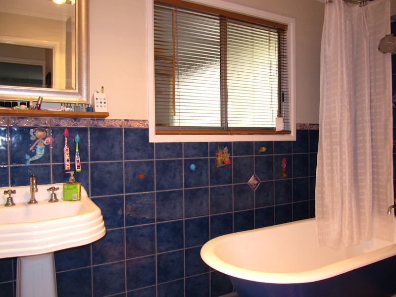 1 Heather Street, Karalee QLD 4306