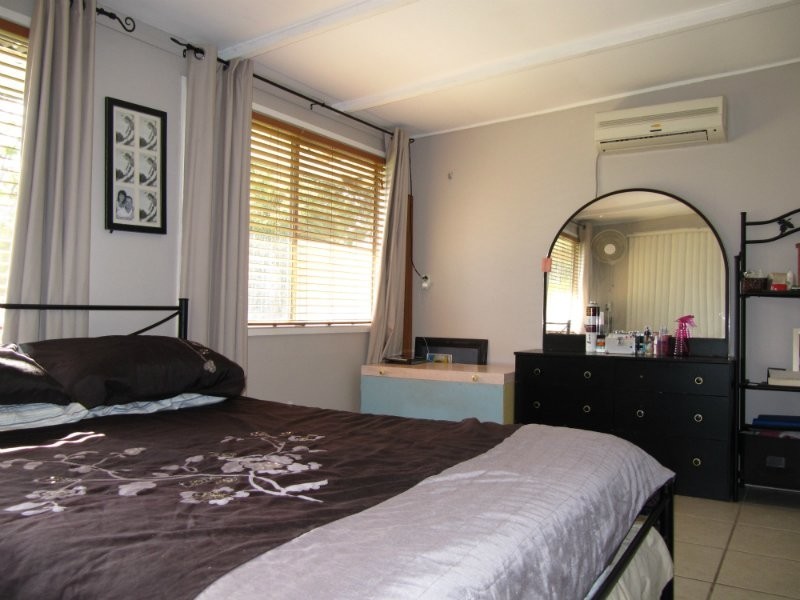 18 Petaine Street, Raceview QLD 4305