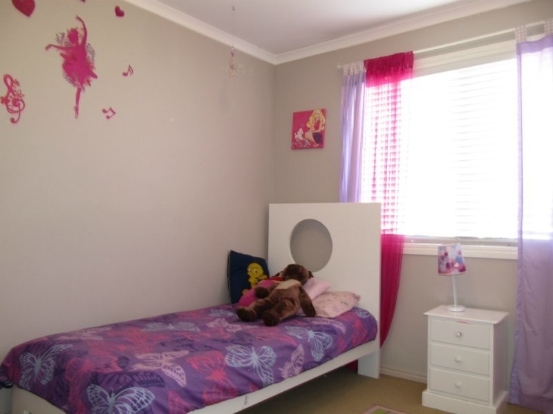 18 Petaine Street, Raceview QLD 4305