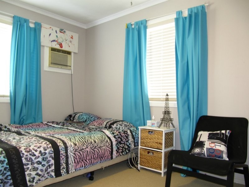 18 Petaine Street, Raceview QLD 4305