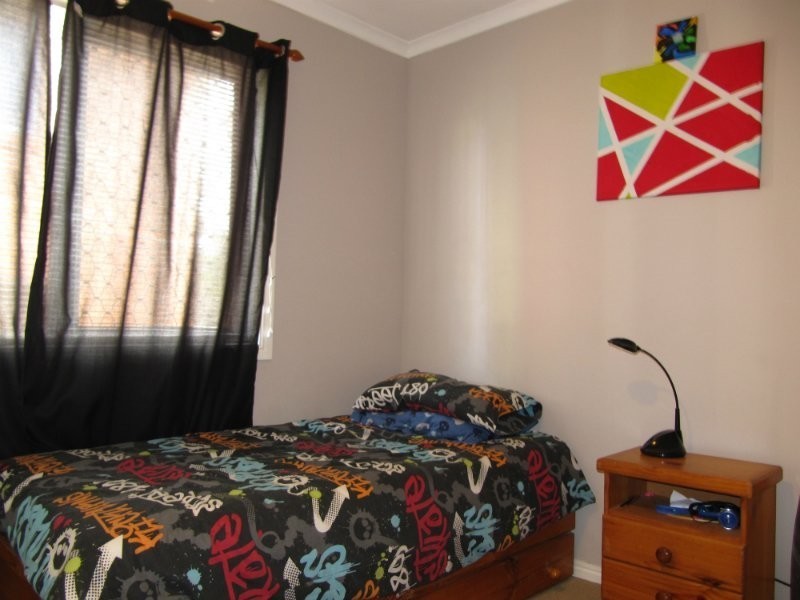 18 Petaine Street, Raceview QLD 4305