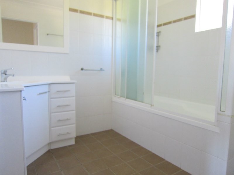 40 Creek Street, Bundamba QLD 4304