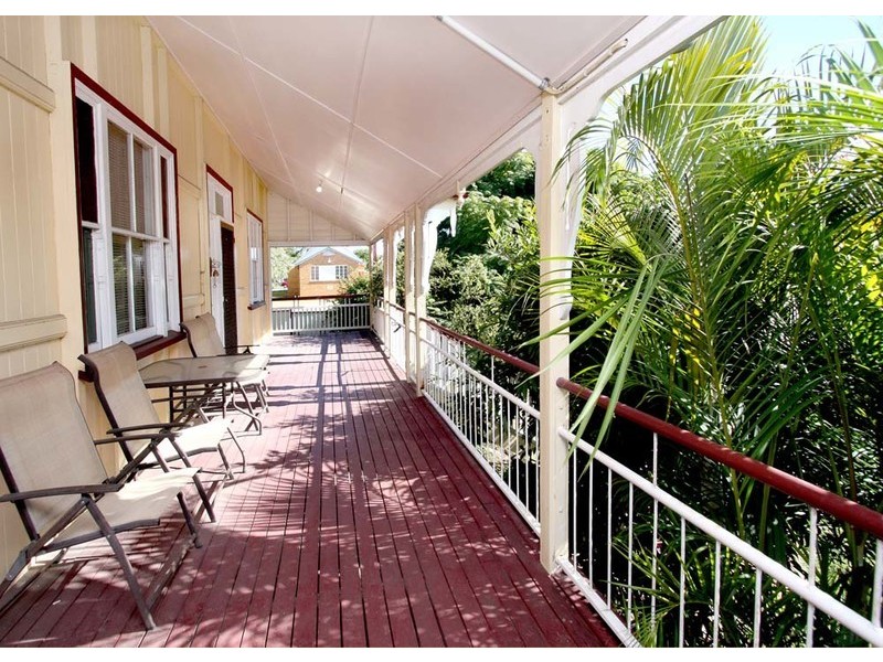125 Glebe Road, Silkstone QLD 4304