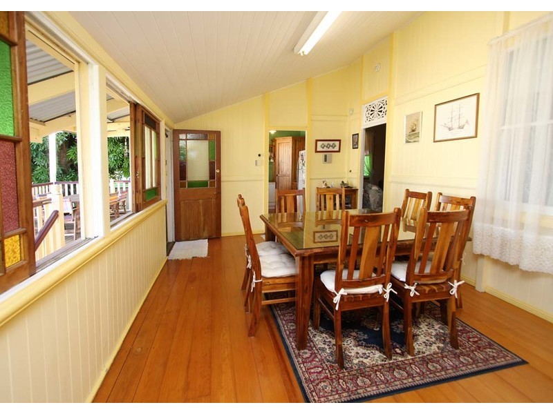 125 Glebe Road, Silkstone QLD 4304