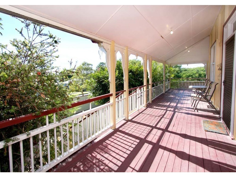 125 Glebe Road, Silkstone QLD 4304