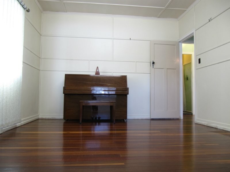 3 Barry Street, East Ipswich QLD 4305