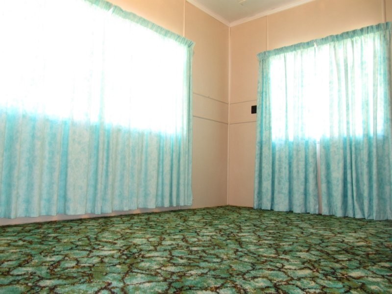 3 Barry Street, East Ipswich QLD 4305