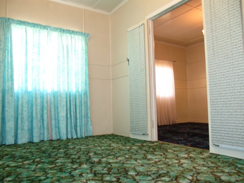3 Barry Street, East Ipswich QLD 4305