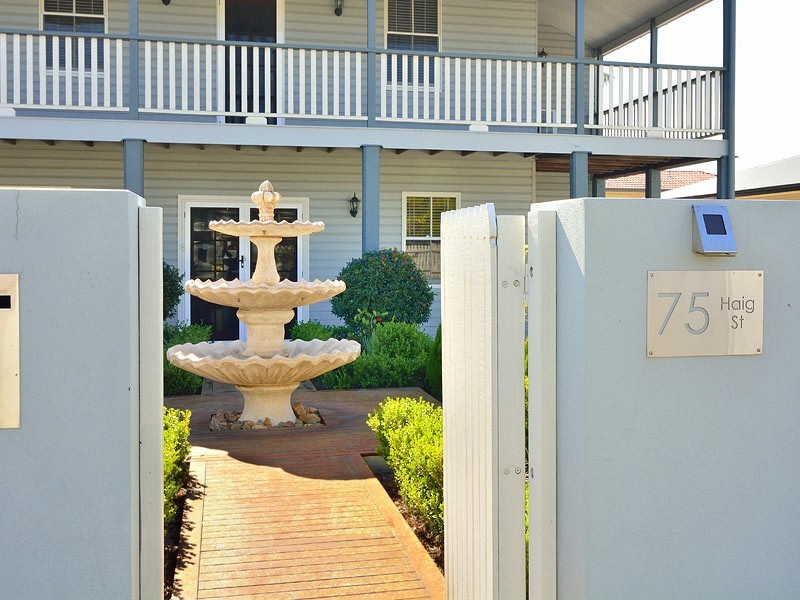 75 Haig Street, Brassall QLD 4305