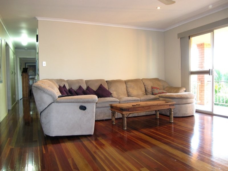 11 Pelican Street, North Ipswich QLD 4305