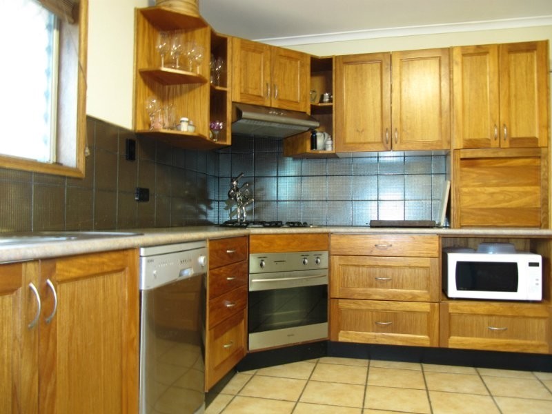 11 Pelican Street, North Ipswich QLD 4305