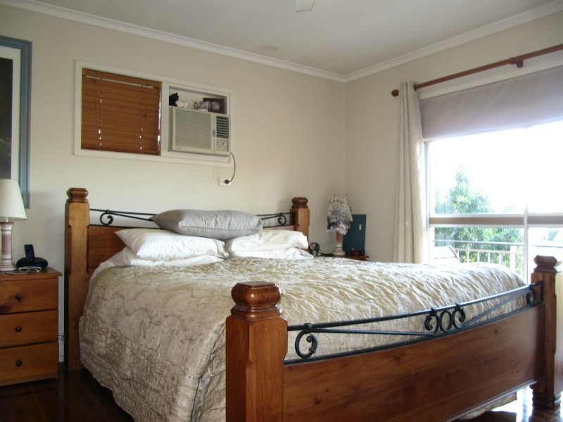 11 Pelican Street, North Ipswich QLD 4305