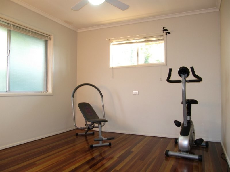 11 Pelican Street, North Ipswich QLD 4305