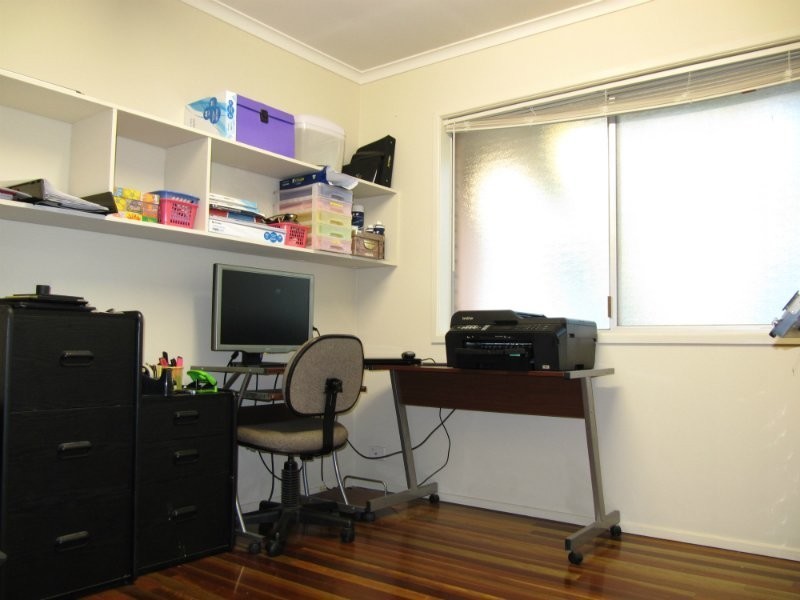 11 Pelican Street, North Ipswich QLD 4305