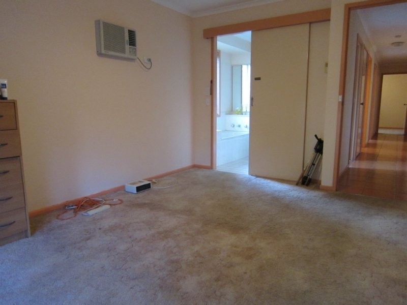 21 St Leger Court, Yamanto QLD 4305