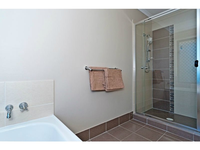 10 Sulzberger Court, Flinders View QLD 4305