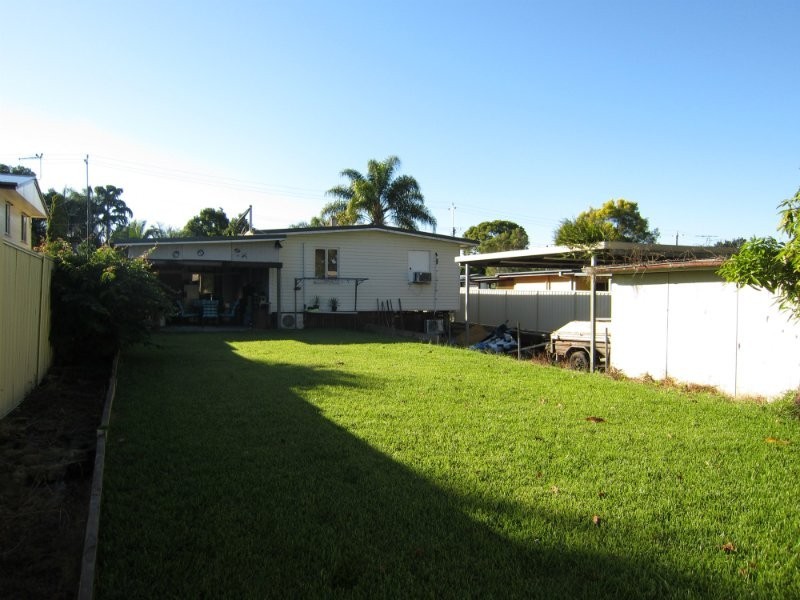 3 Heather Street, Silkstone QLD 4304