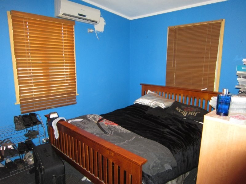 3 Heather Street, Silkstone QLD 4304