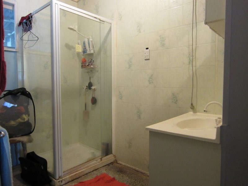 3 Heather Street, Silkstone QLD 4304