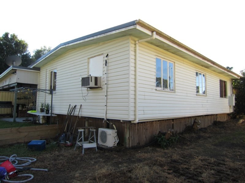 3 Heather Street, Silkstone QLD 4304