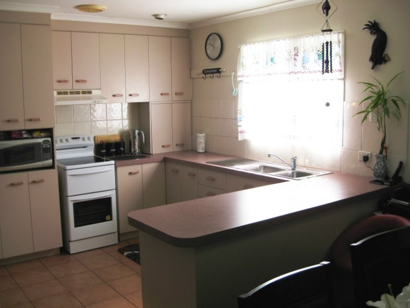 15 Prunda Parade, Raceview QLD 4305