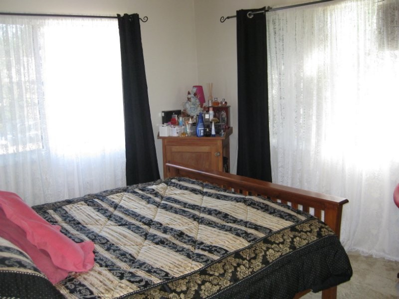 15 Prunda Parade, Raceview QLD 4305