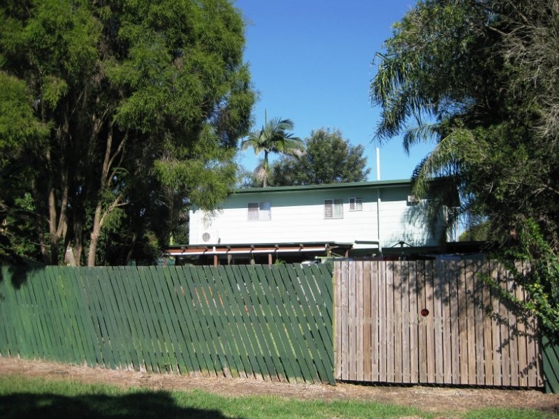 15 Prunda Parade, Raceview QLD 4305