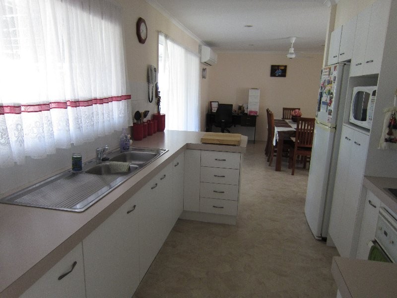 130 Equestrian Drive, Yamanto QLD 4305