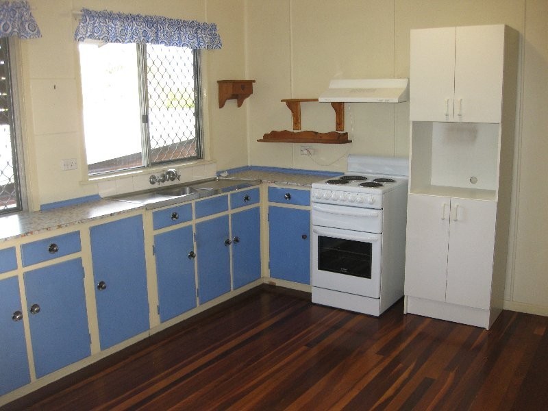 27 Hayes Street, Brassall QLD 4305