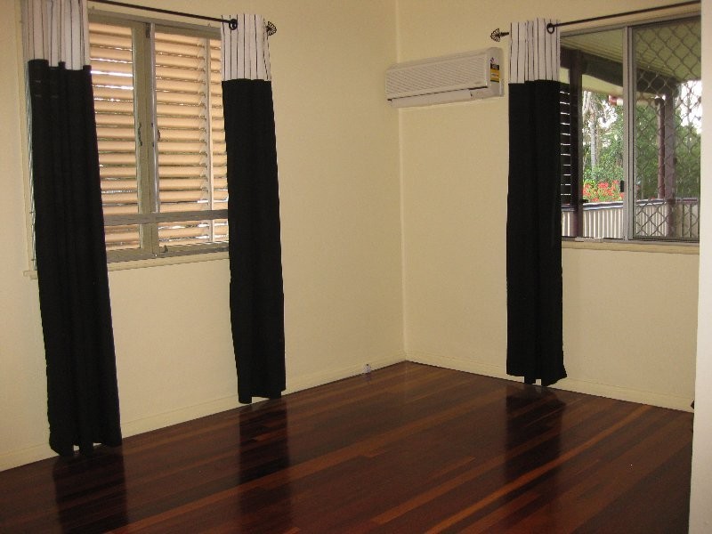 27 Hayes Street, Brassall QLD 4305