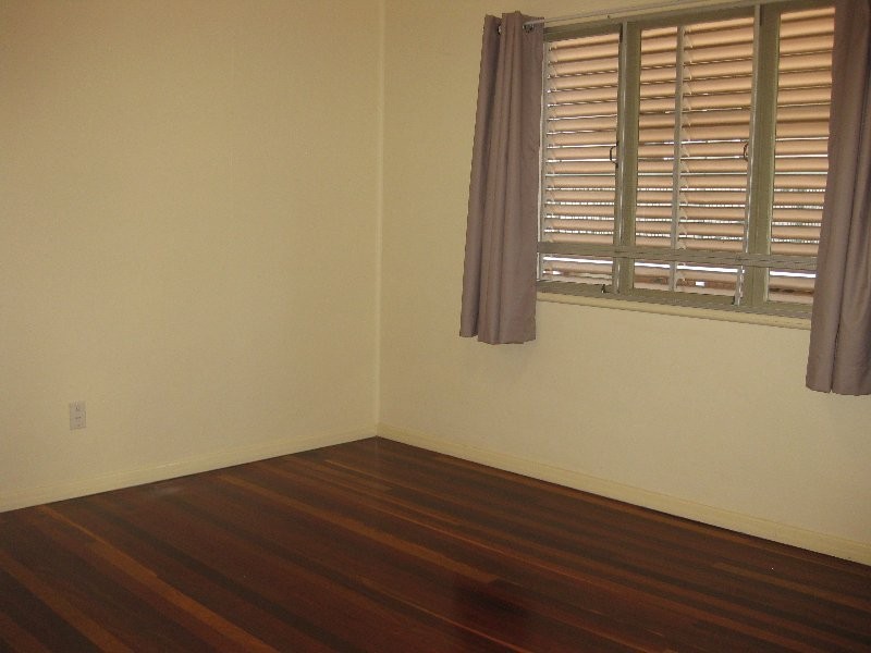 27 Hayes Street, Brassall QLD 4305