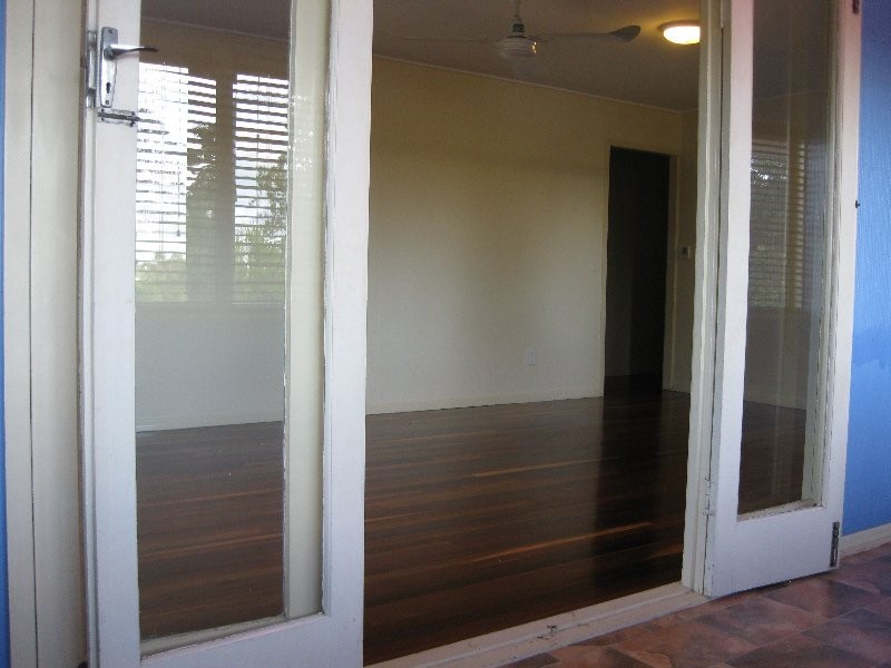 27 Hayes Street, Brassall QLD 4305