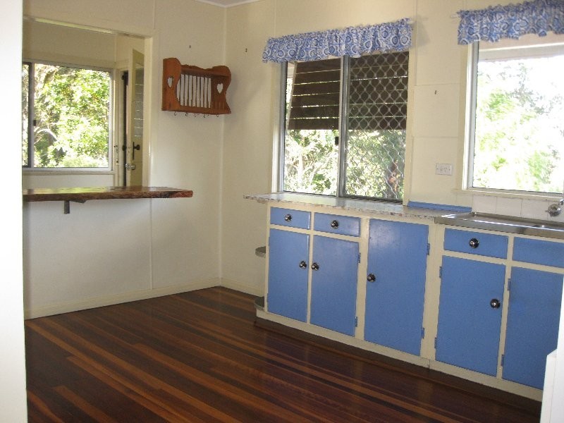 27 Hayes Street, Brassall QLD 4305
