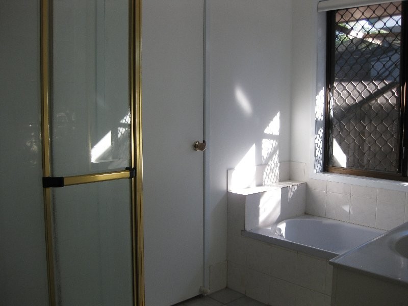 110 Equestrian Drive, Yamanto QLD 4305