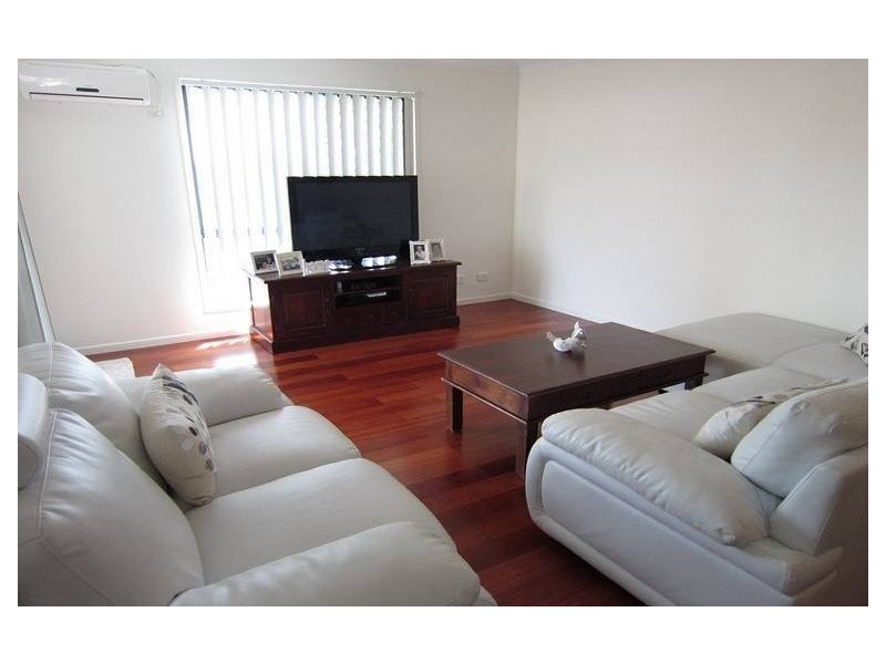2/5 Lagoona Court, Churchill QLD 4305