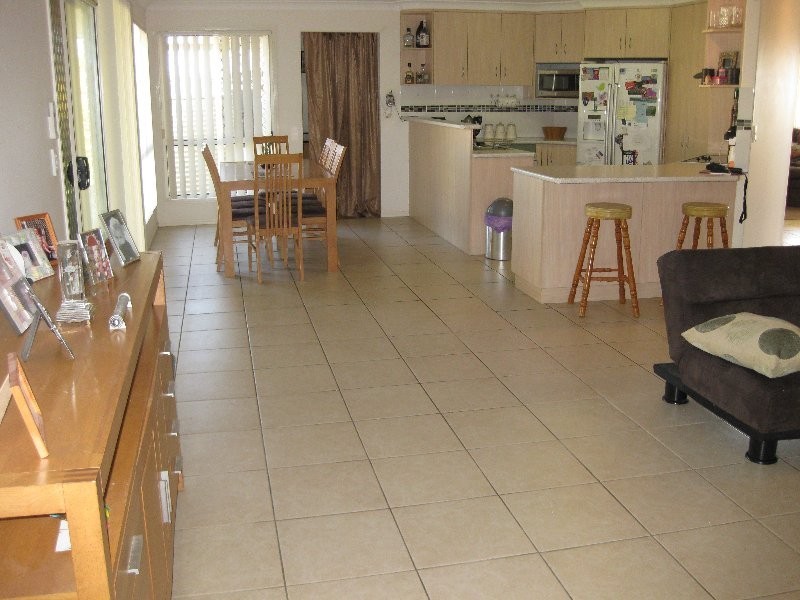 185 Edwards Street, Flinders View QLD 4305