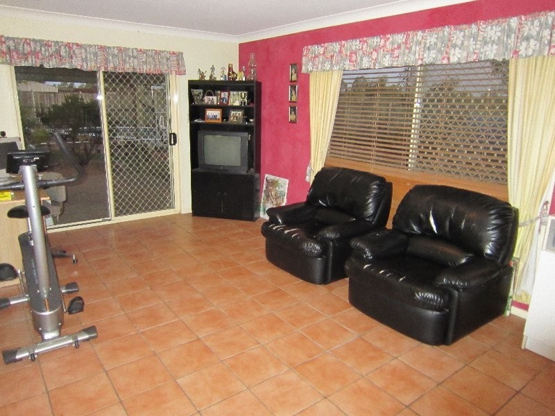 73 Sandalwood Drive, Yamanto QLD 4305