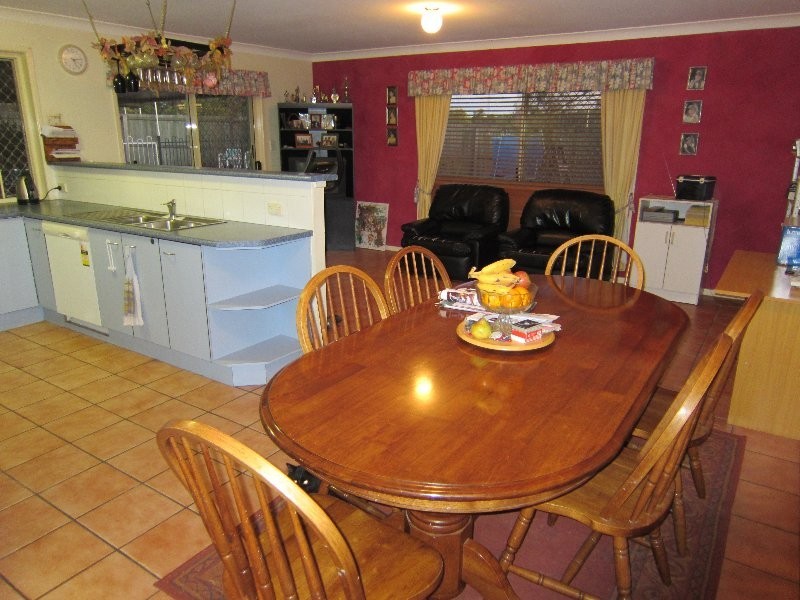 73 Sandalwood Drive, Yamanto QLD 4305