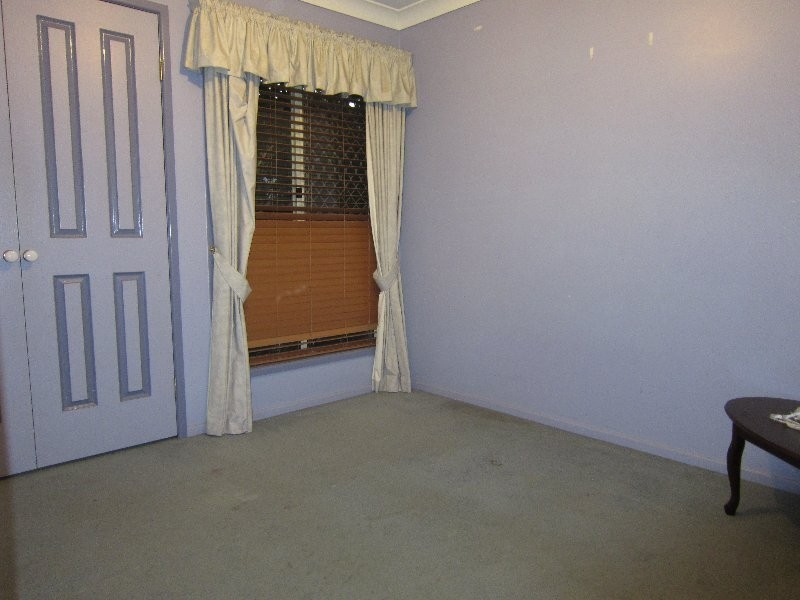 73 Sandalwood Drive, Yamanto QLD 4305